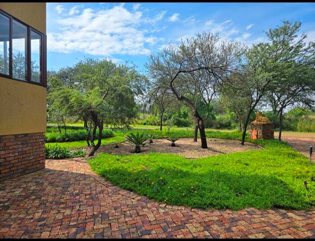 5 BEDROOM HOUSE FOR SALE IN BOSCHENVAAL RIVER FRONT LODGES